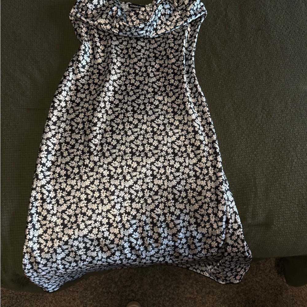 bebe Black and White Floral Maxi Dress